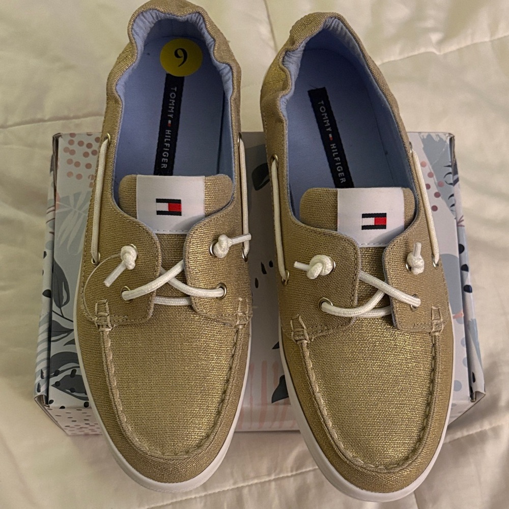 Tommy Hilfiger Men's Tan Boat Shoes